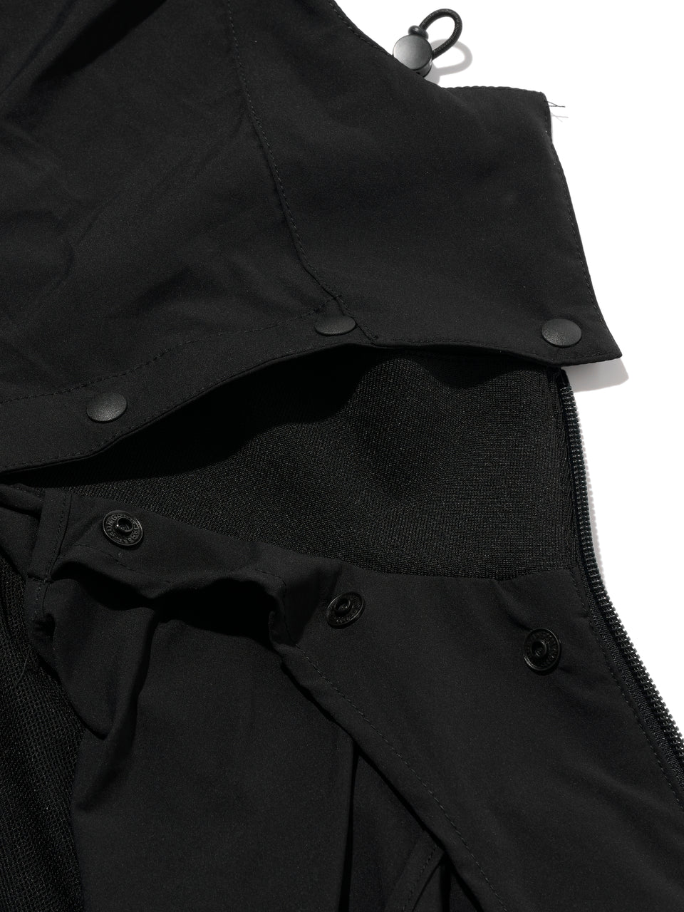 DRIVE Black golf wind jacket: matching hood and collar snap attachment