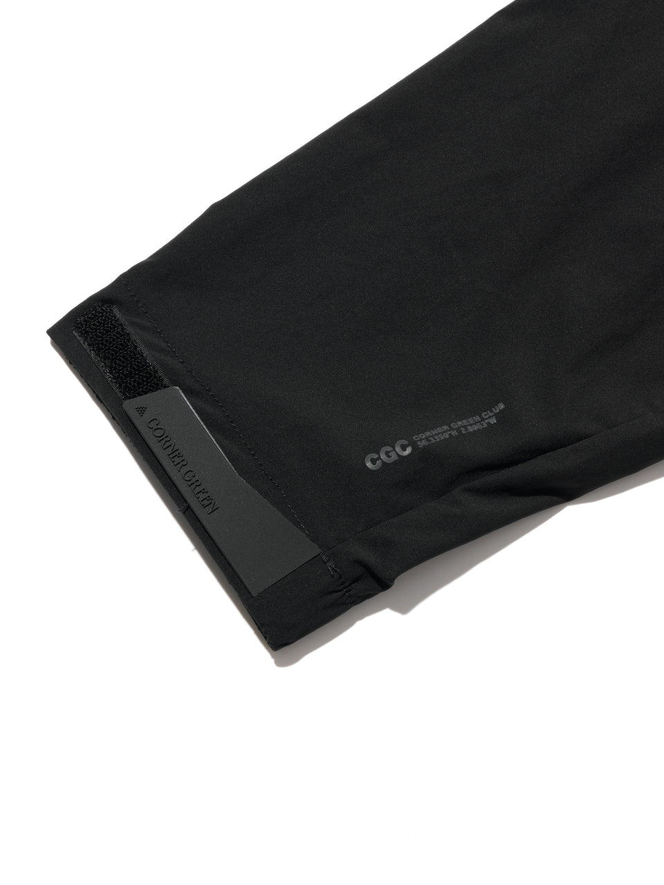 DRIVE Black golf wind jacket: adjustable cuff detail