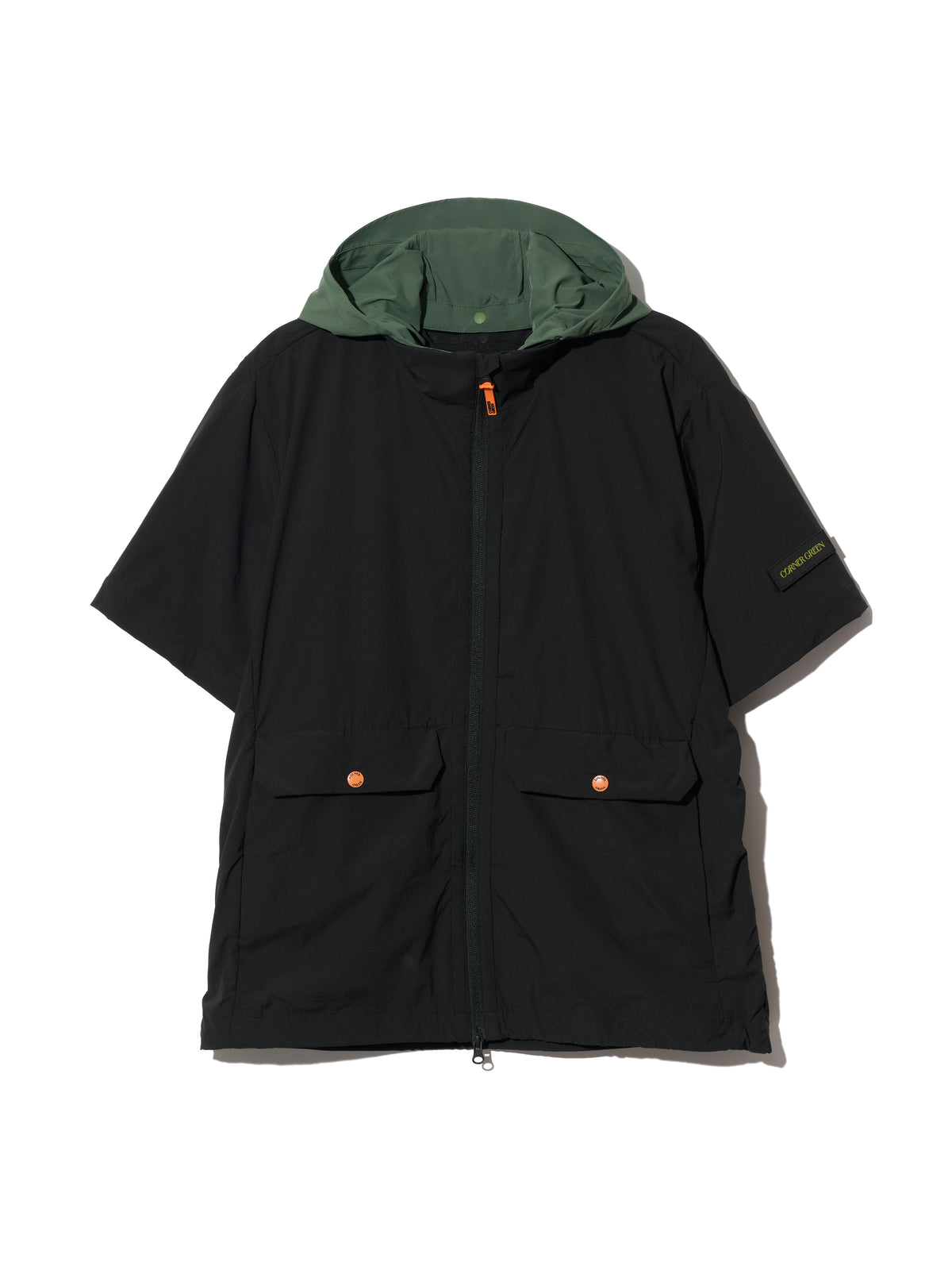 DRIVE Black golf wind jacket with short sleeves and the included green hood